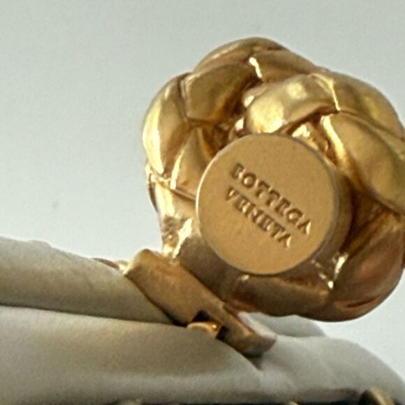 Bottega Veneta Intrecciato Ring Knot Clutch Leather Gold and Gray - Picture 3 of 8